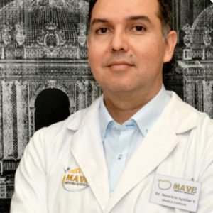 Equipo Karen Ortiz Estética Huesca - Doctor Mauricio Aguilar.